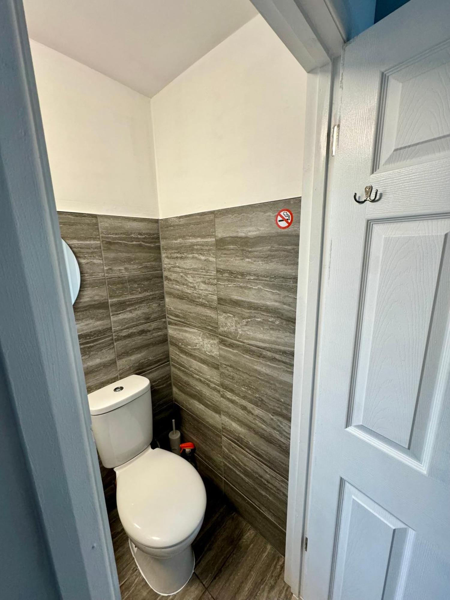 Florina S House 4 Bedrooms Villa Rugeley Extérieur photo